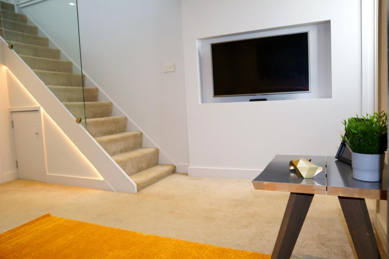 Urban Chic: Trendy 2-Bedroom with Smart Amenities Bournemouth Exterior photo