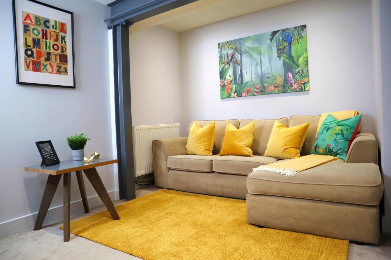Urban Chic: Trendy 2-Bedroom with Smart Amenities Bournemouth Exterior photo
